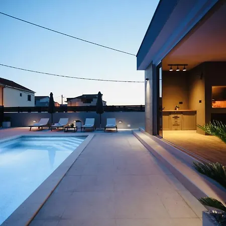 Διαμέρισμα Tia