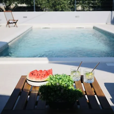 Tia Διαμέρισμα Σπλιτ